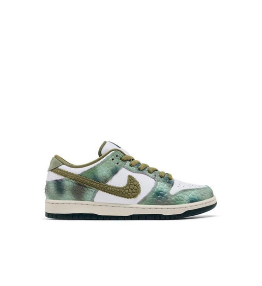 Nike SB Dunk Low “Chamaleon”