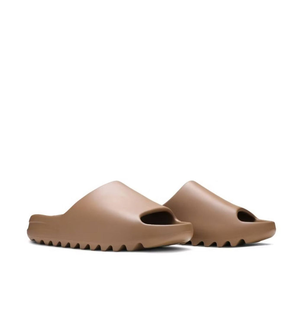 Yeezy Slides 'Core' 2021