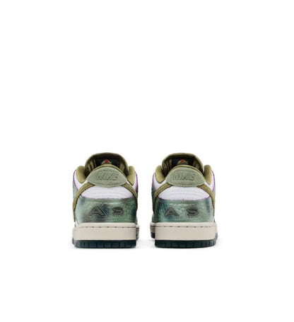 Nike SB Dunk Low “Chamaleon”