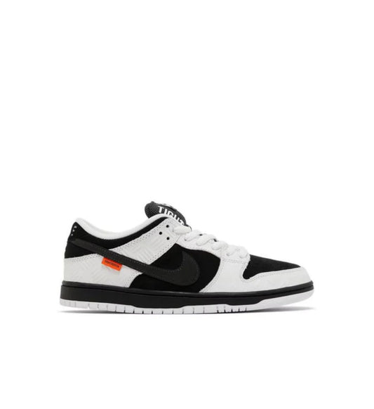 TIGHTBOOTH × Dunk Low SB